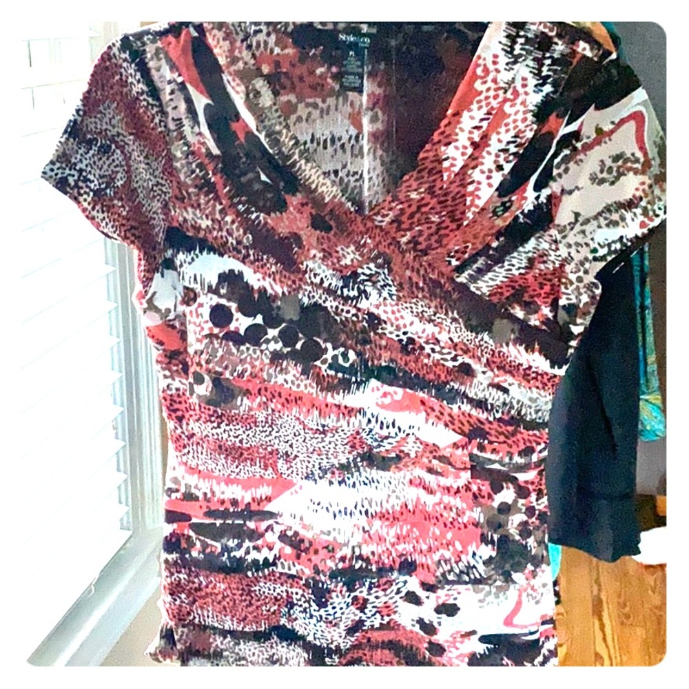 V neck mesh top in Jungle print